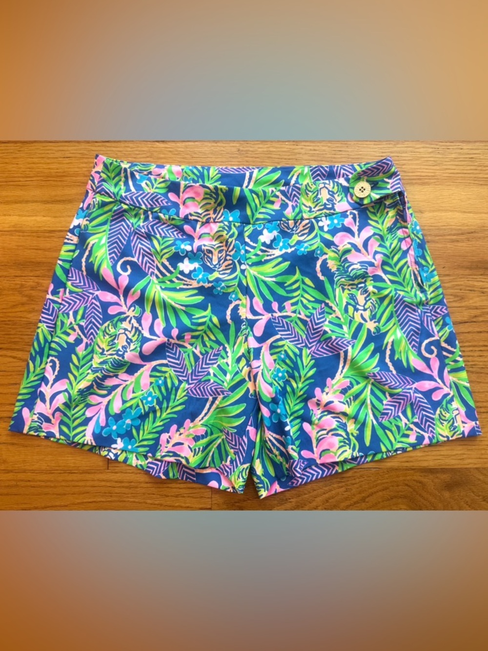 Lilly Pulitzer Size 4, Shorts in 'Borealis Blue How You Like Me Prowl